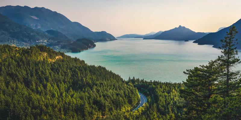辽宁文化瑰宝：探秘辽代佛教艺术巅峰——奉国寺与万佛堂石窟的建筑与雕塑